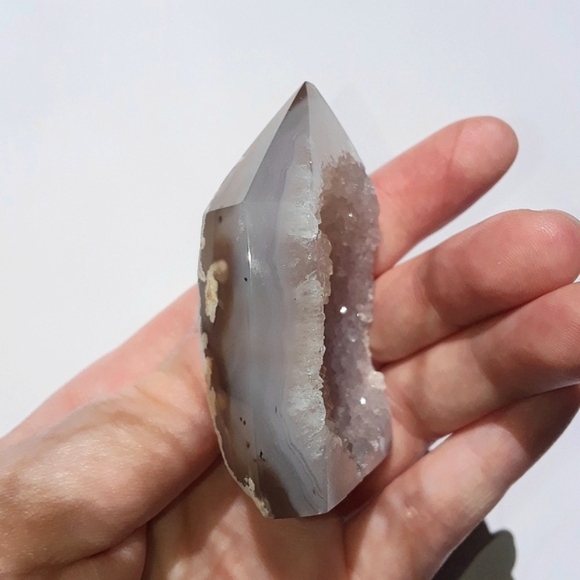 Druzy Agate Tower *not a chipped tip* - Picture 4 of 4